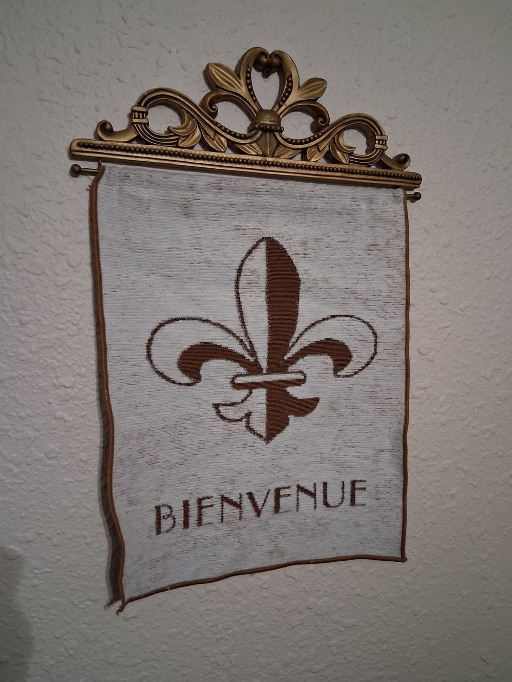 Cream and Gold Bienvenue Fleur-de-Lis Wall Hanging